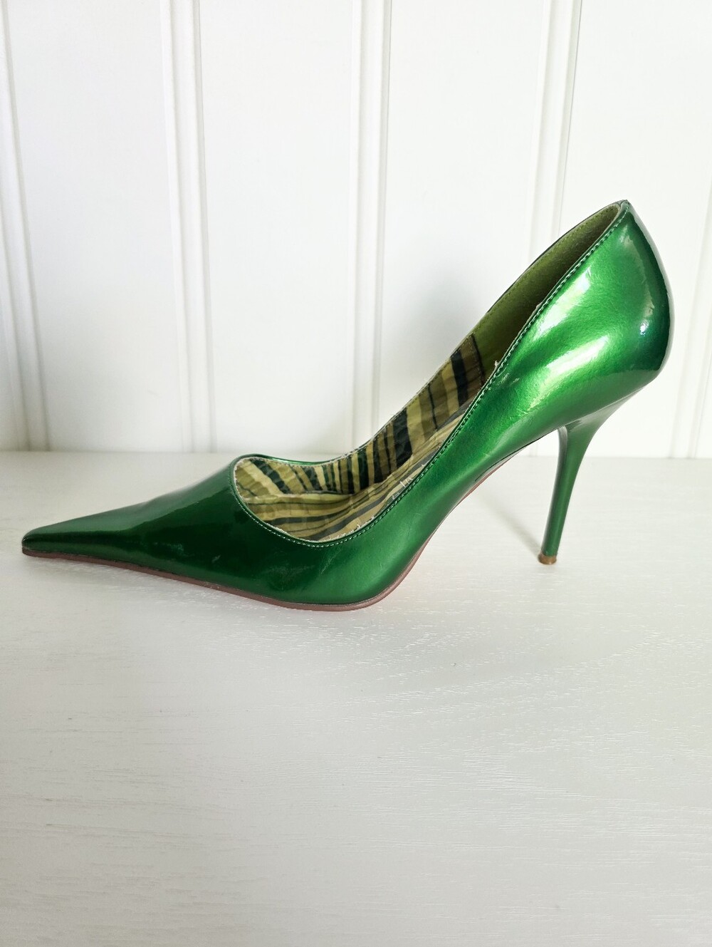 Michael Antonio Metallic Glossy Green Pointy Toe Heeled Pumps - Picture 7 of 13